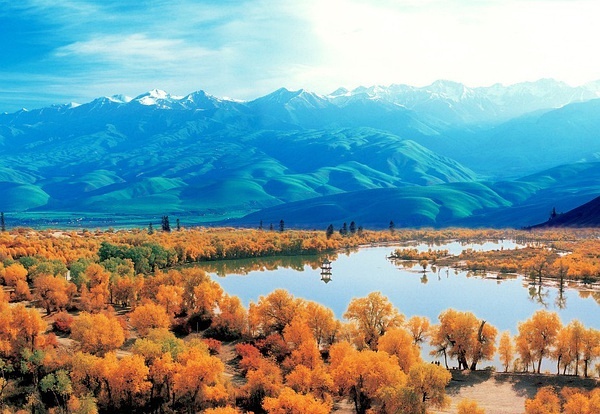 新疆自然之旅，邂逅壮美西域