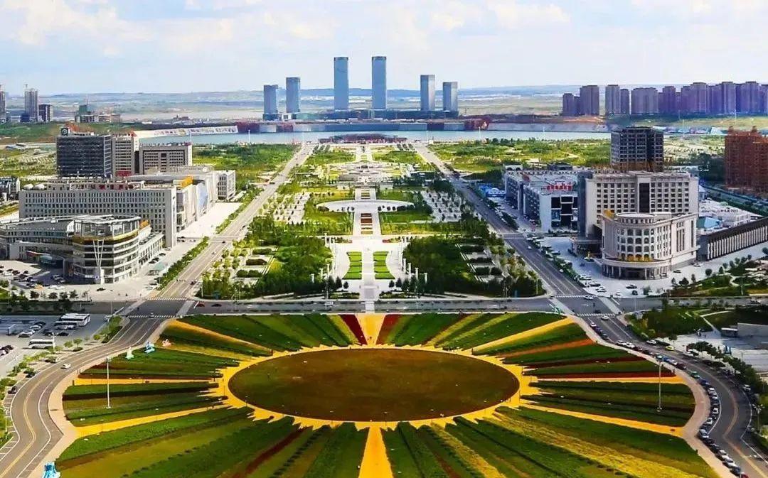 鄂尔多斯,家的温馨与友情的奇遇之旅