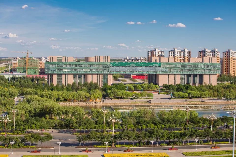 草原之都巴彦淖尔的繁荣与发展